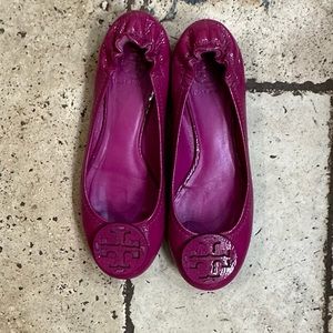 🌸SOLD🌸TORY BURCH FUSHIA FLATS SIZE 7.5 EUC